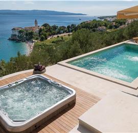 2 bedroom villa with pool and sea views in Bol, Brač Island, sleeps 4